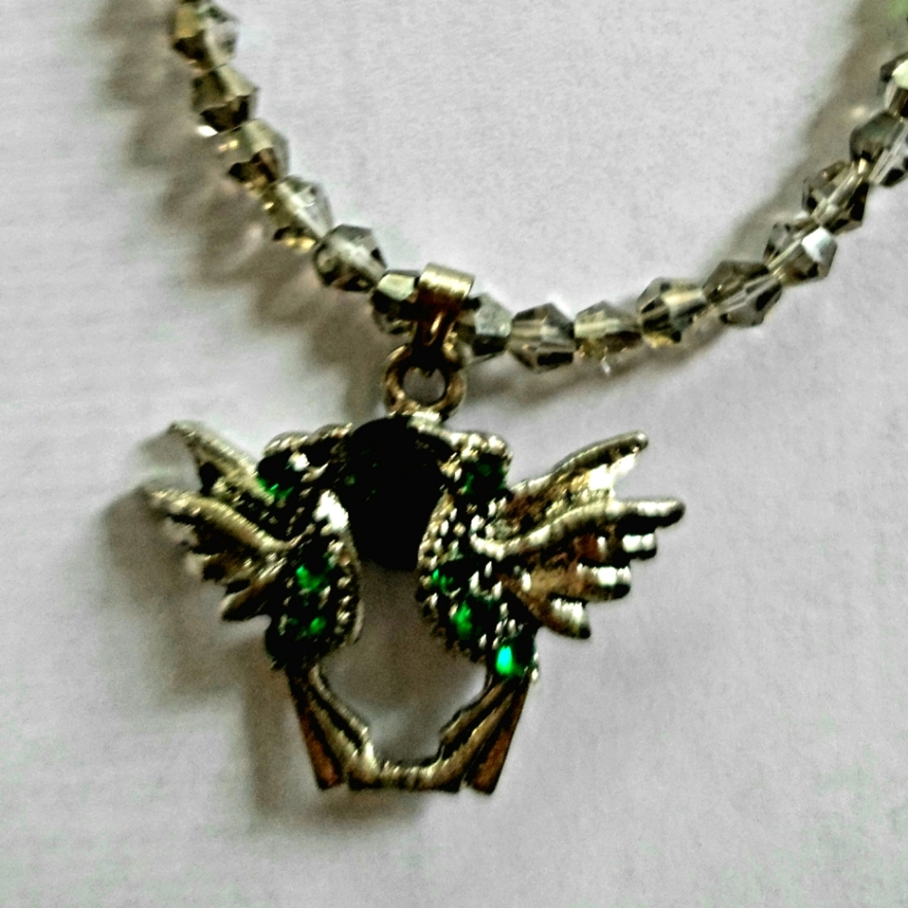 JADE GREEN  KISSING BIRDS PENDANT SWAROVSKI  BEADED  NECKLACE